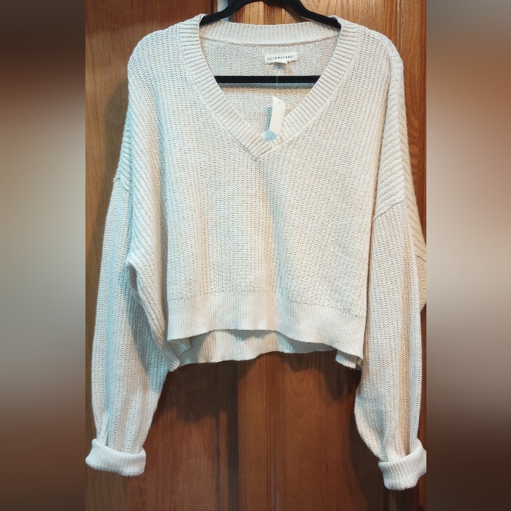 NWT Aeropostale V-Neck Cropped Sweater Oatmeal Color